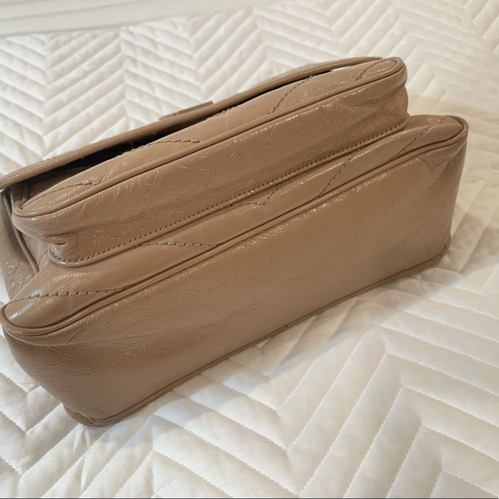YSL NIKI MEDIUM GOLD SAND - Picture 4 of 12